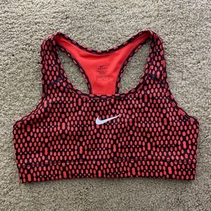 Nike Swoosh Sports Bra - Red, M